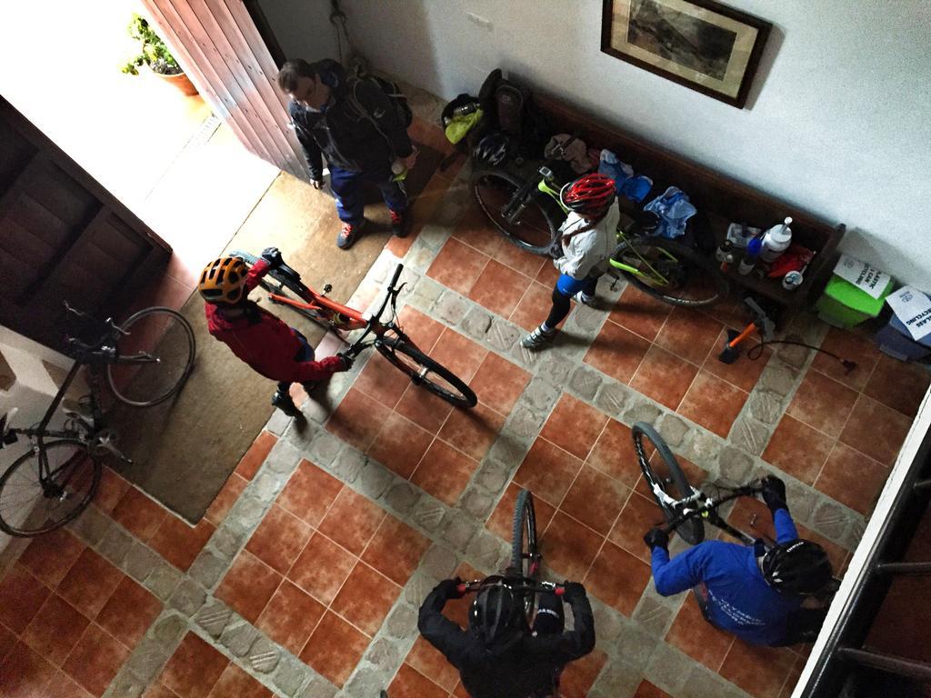 Hotel Mas Pelegri Seriñá Bagian luar foto